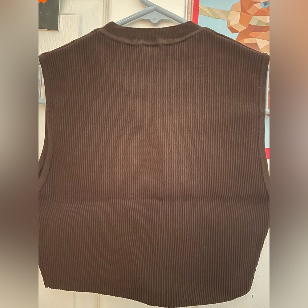 YOUNGLA crop top - Picture 3 of 3